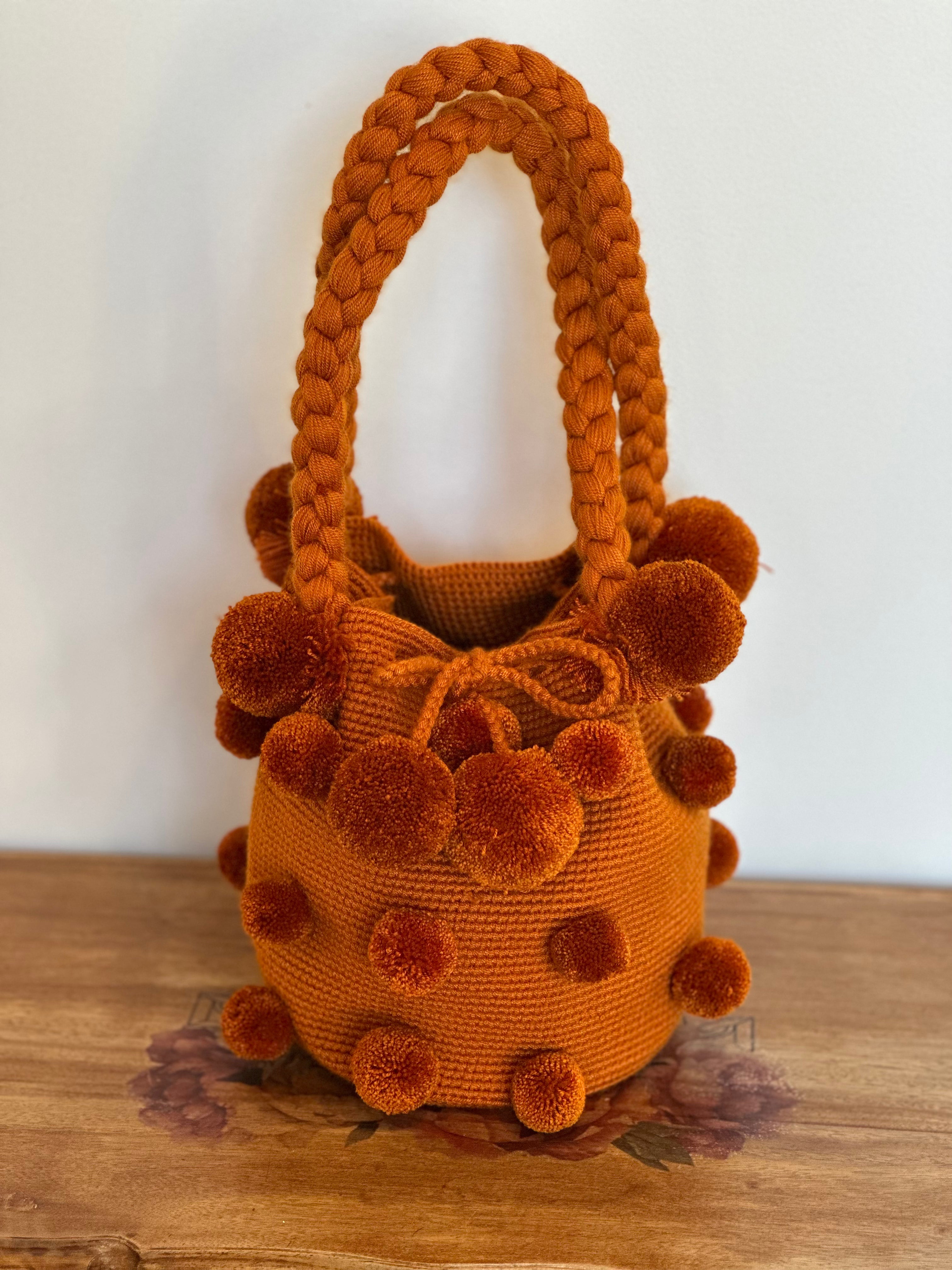 Pom top pom bag