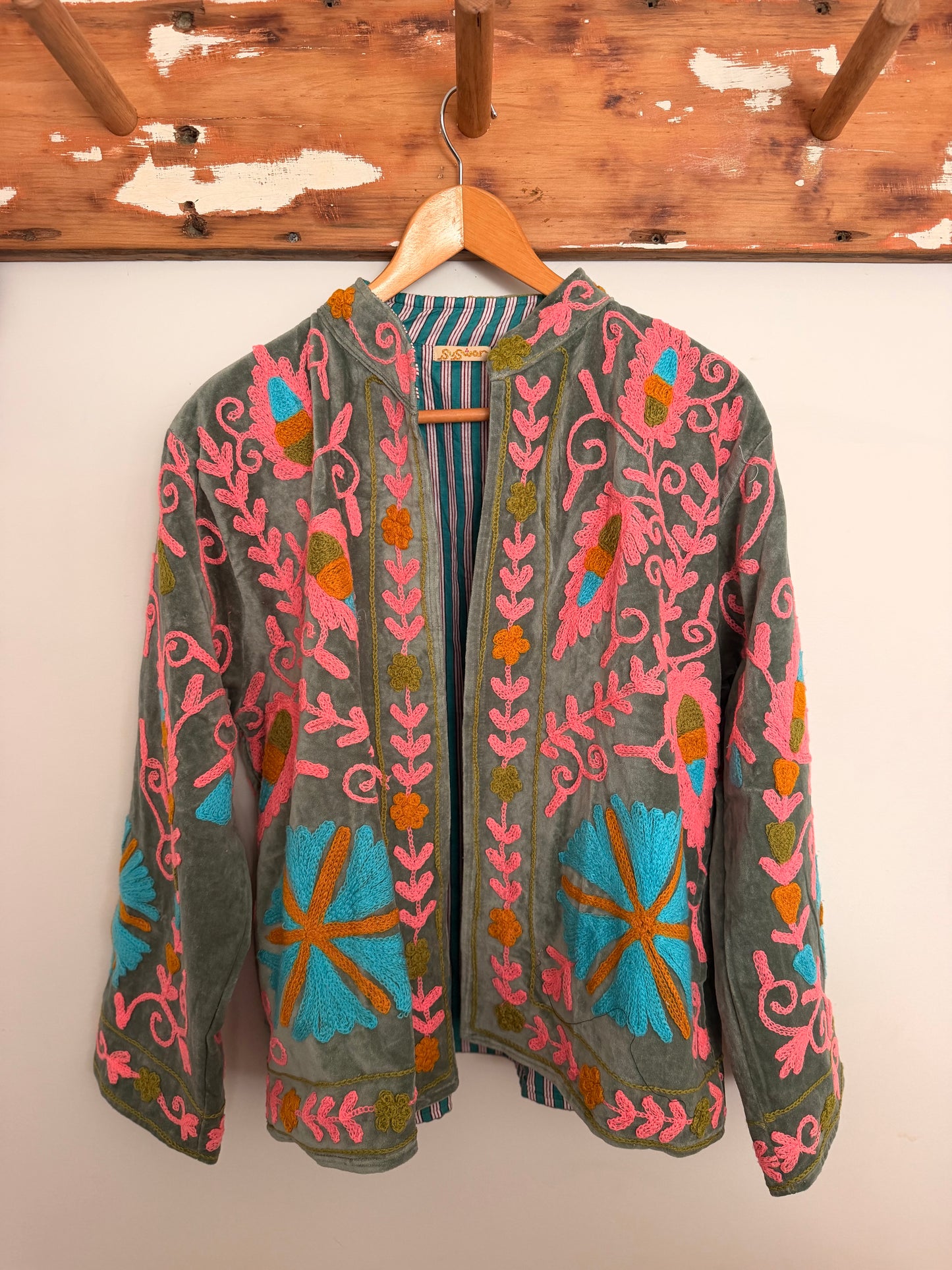 Suswani Velvet Jacket - Green Tea Floral